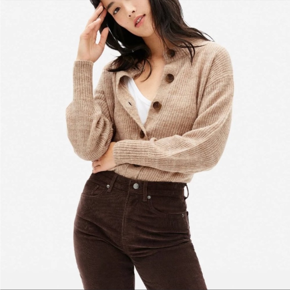 Everlane Cropped Alpaca Cardigan, Color- Heathered Chai, Size- Small, GUC
